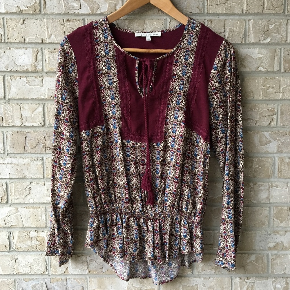 Daniel Rainn Maroon BOHO Hippie Tassels Top S